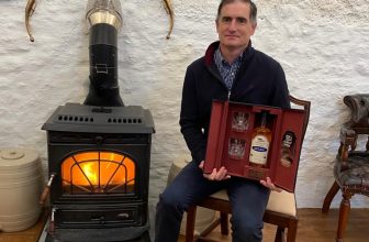 Ballykeefe Single Malt Review. Irish Whiskey Blogger Stuart McNamara and Morgan Ging at Ballykeefe Distillery